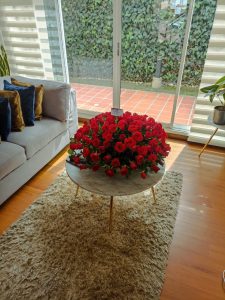 Arreglo x 100 rosas redondo R94